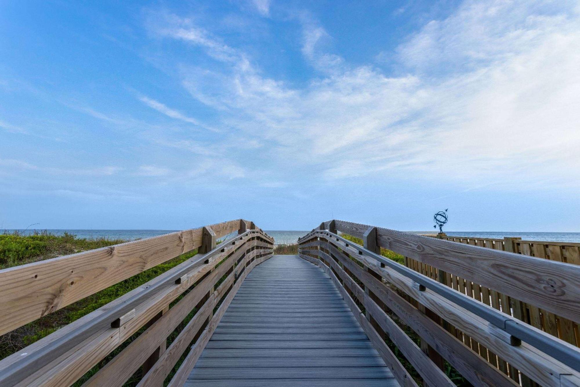 Atlantic Beach Resort, A Ramada By Wyndham Bagian luar foto
