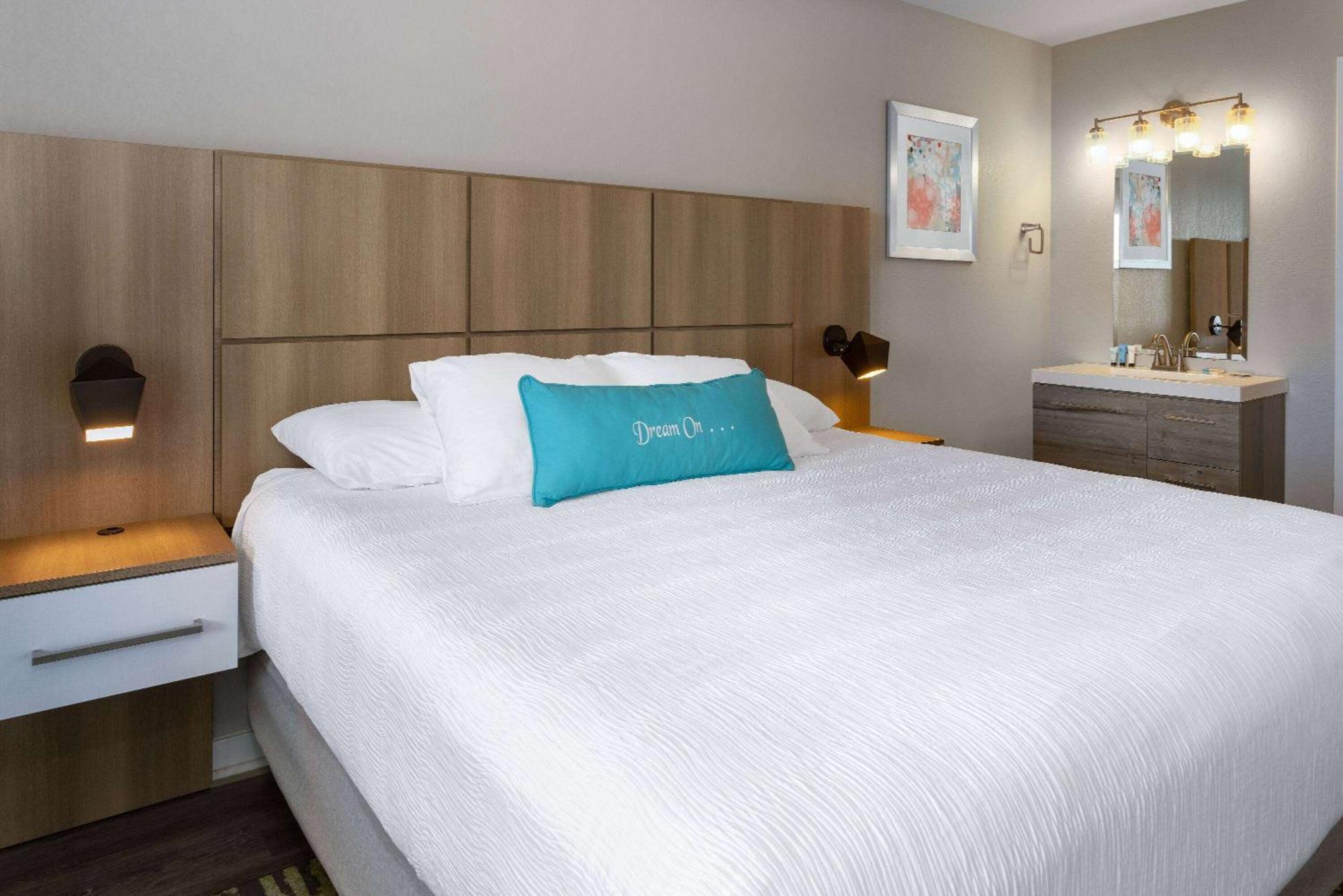 Atlantic Beach Resort, A Ramada By Wyndham Bagian luar foto
