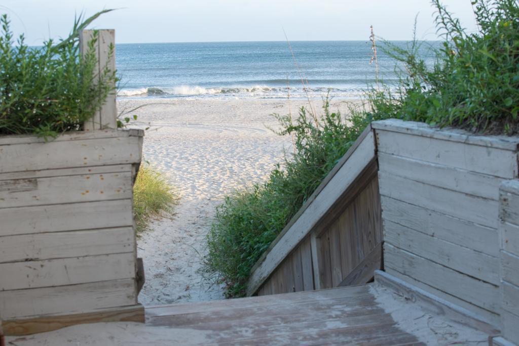 Atlantic Beach Resort, A Ramada By Wyndham Bagian luar foto