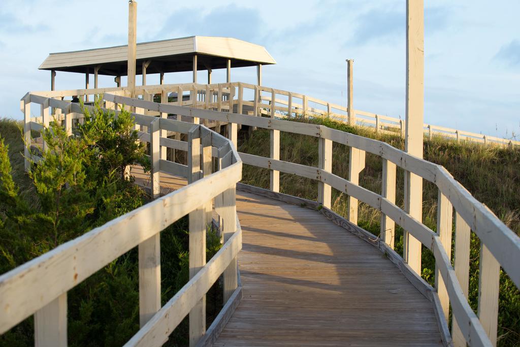 Atlantic Beach Resort, A Ramada By Wyndham Bagian luar foto